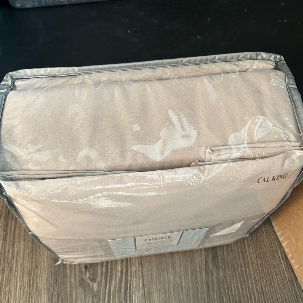 Nestl California King Size 21" Extra Deep Pocket 6 Piece Bed Sheet Set